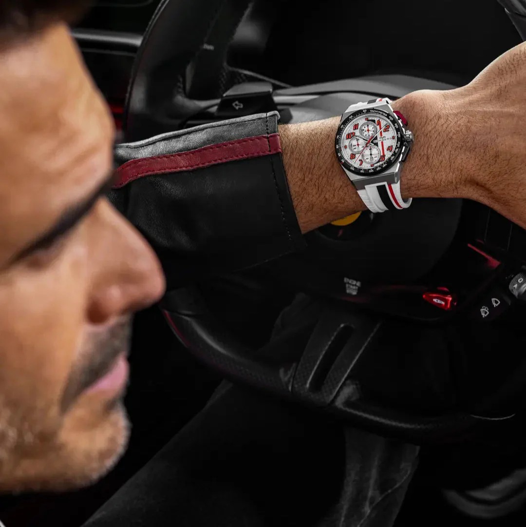 BOMBERG  Мужские швейцарские часы, кварцевый механизм, сталь, 42мм