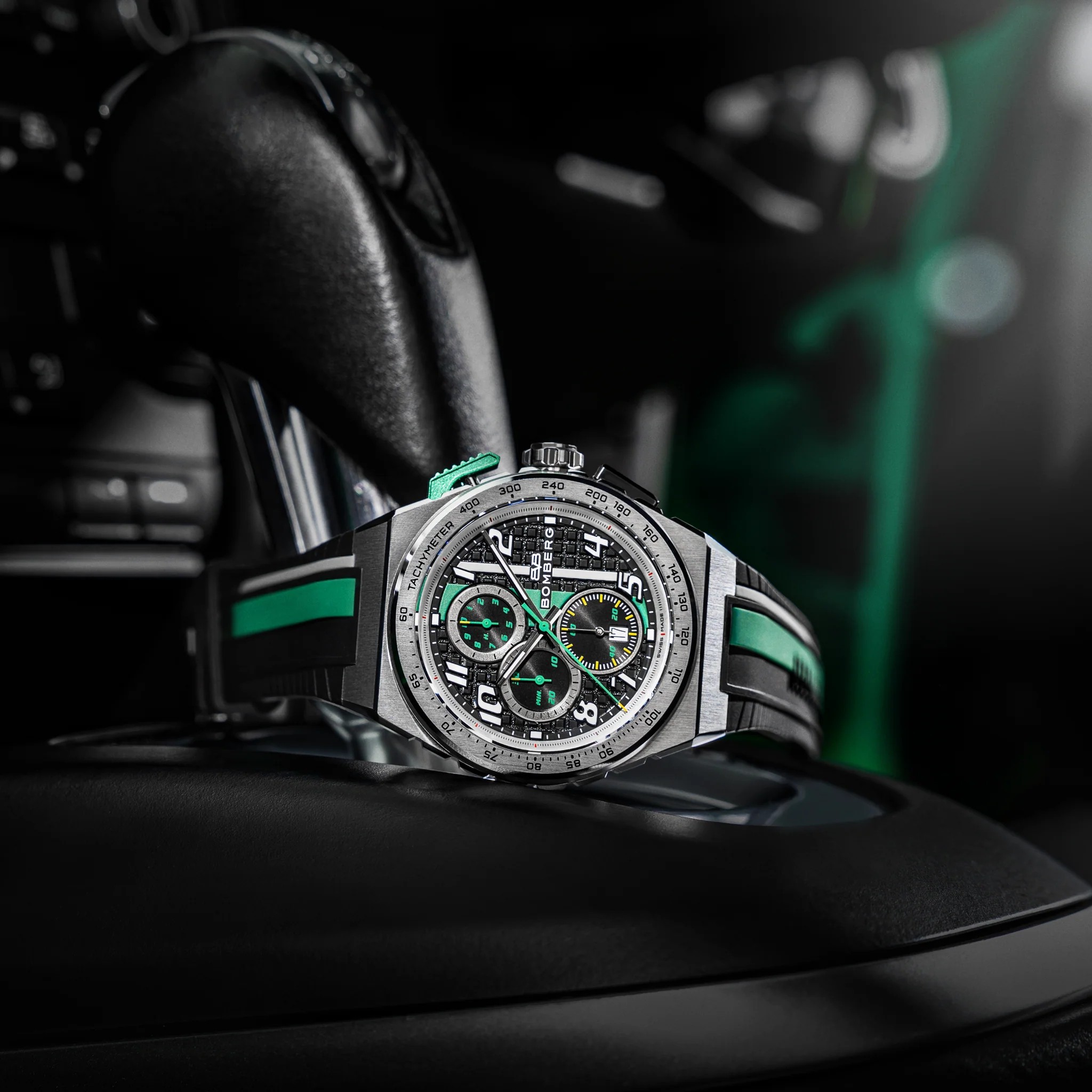 BOMBERG  Мужские швейцарские часы, кварцевый механизм, сталь, 42мм