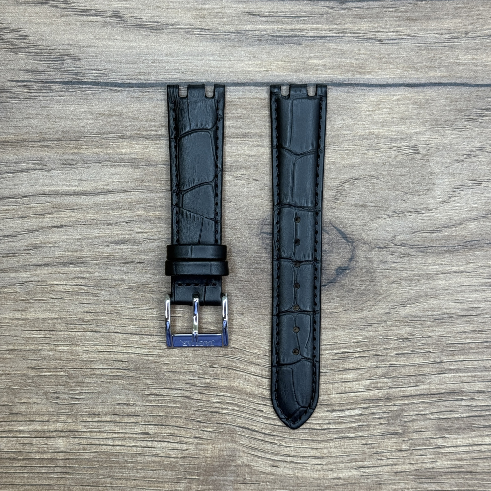 Ремешок для часов Jaguar из натуральной кожи, черный, для J674/3 BC08470 Кожаные ремешки - стильные, надёжные и долговечные, способные составить достойную пару часам со стальным корпусом или часам из титана. Аксессуары из кожи не рекомендуется использовать в воде. У нас присутствуют только высококачественные материалы и оригинальный товар от производителя