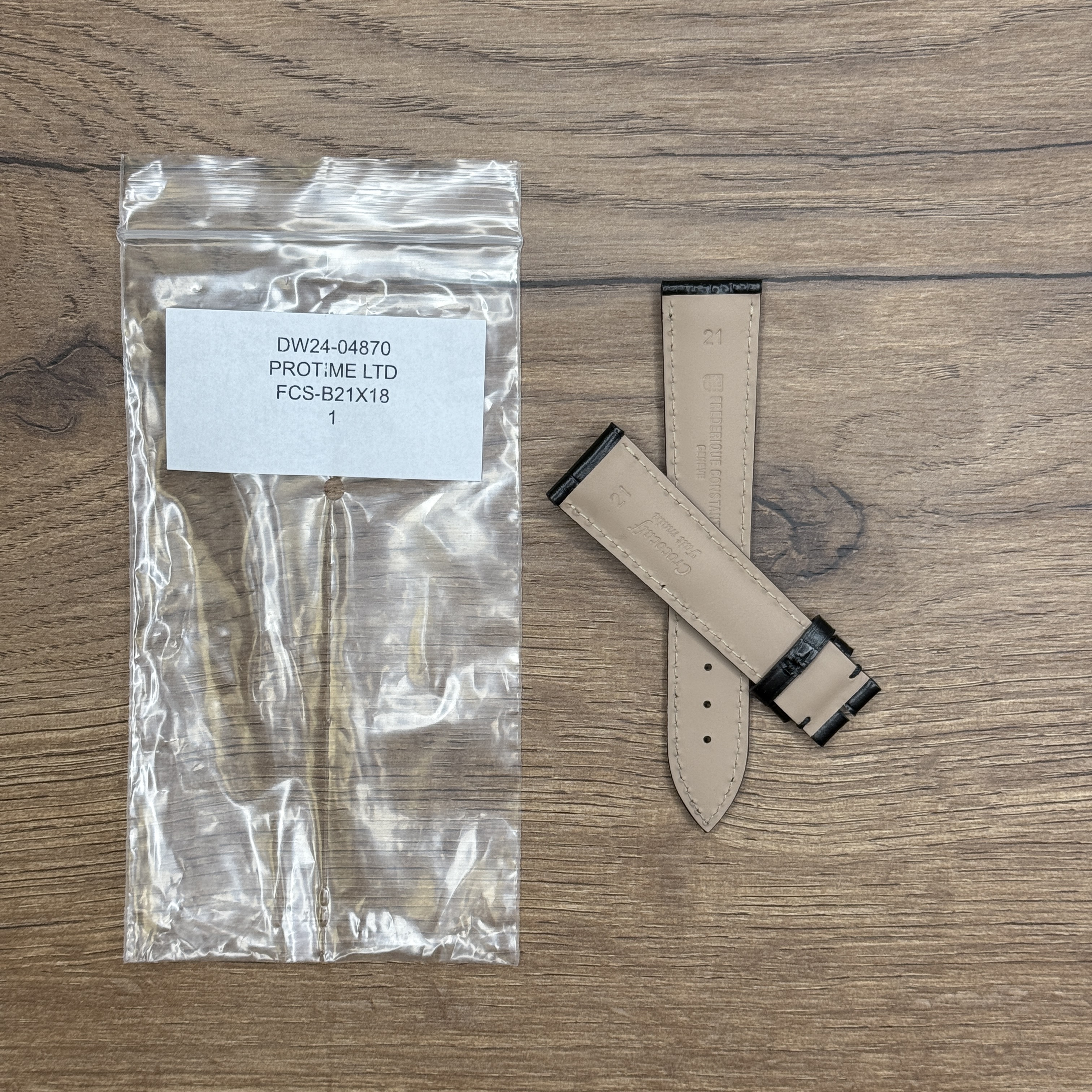 Ремешок для часов Frederique Constant из кожи теленка, черный, 21х18, для FC-285  Кожаные ремешки - стильные, надёжные и долговечные, способные составить достойную пару часам со стальным корпусом или часам из титана. Аксессуары из кожи не рекомендуется использовать в воде. У нас присутствуют только высококачественные материалы и оригинальный товар от производителя.