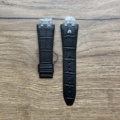 Ремешок для часов Maurice Lacroix, кожаный, черный, имитация аллигатор, 24 x18  Кожаные ремешки - стильные, надёжные и долговечные, способные составить достойную пару часам со стальным корпусом или часам из титана. Аксессуары из кожи не рекомендуется использовать в воде. У нас присутствуют только высококачественные материалы и оригинальный товар от производителя.