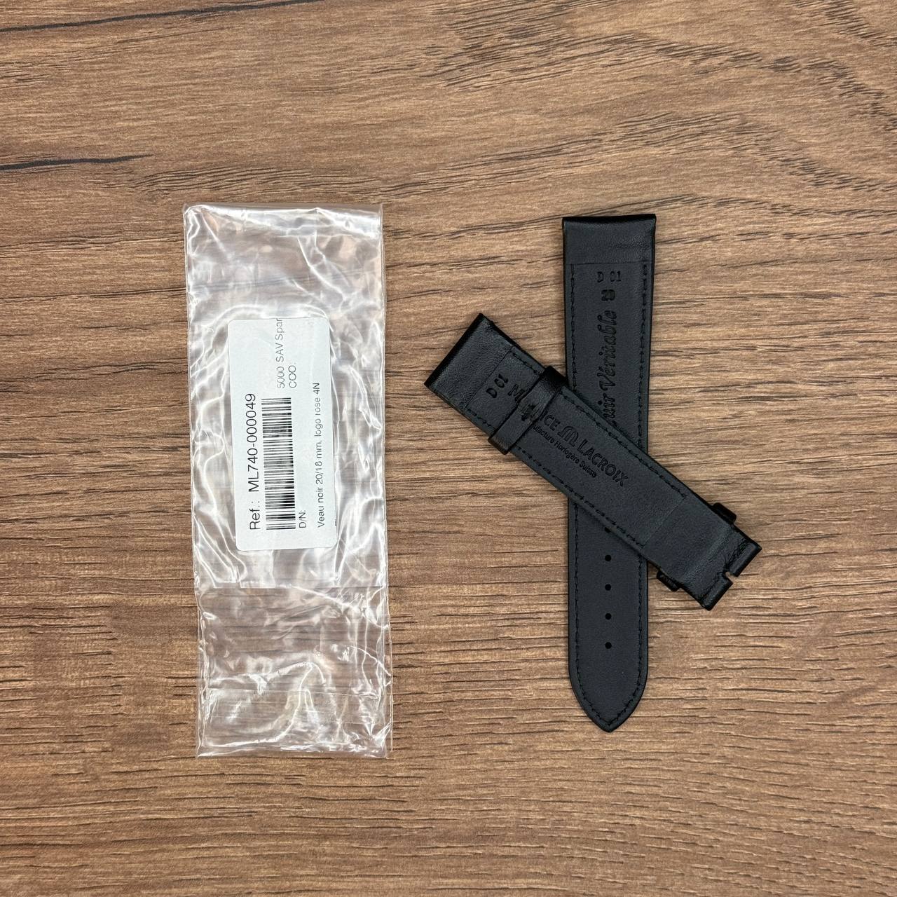 Ремешок для часов Maurice Lacroix из кожи теленка, черный, 20/18 мм Кожаные ремешки - стильные, надёжные и долговечные, способные составить достойную пару часам со стальным корпусом или часам из титана. Аксессуары из кожи не рекомендуется использовать в воде. У нас присутствуют только высококачественные материалы и оригинальный товар от производителя.