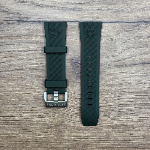 Ремешок для часов Candino каучуковый, зеленый, для C4774/5 26мм Каучуковые ремешки идеально подходят для активного образа жизни. Они легче и теплее металлических браслетов, а ощущаются на руке как вторая кожа. Большое преимущество каучука в том, что он не боится воды. У нас присутствуют только высококачественные материалы и оригинальный товар от производителя.