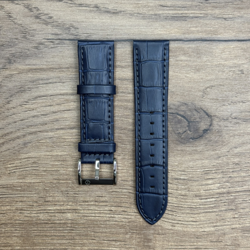 Ремешок для часов Candino из натуральной кожи, синий 23мм Кожаные ремешки - стильные, надёжные и долговечные, способные составить достойную пару часам со стальным корпусом или часам из титана. Аксессуары из кожи не рекомендуется использовать в воде. У нас присутствуют только высококачественные материалы и оригинальный товар от производителя.