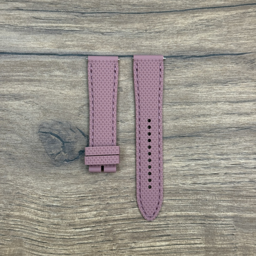 Ремешок для часов Frederique Constant из каучука, бургундия,18 x16 для FC-286 Каучуковые ремешки идеально подходят для активного образа жизни. Они легче и теплее металлических браслетов, а ощущаются на руке как вторая кожа. Большое преимущество каучука в том, что он не боится воды. У нас присутствуют только высококачественные материалы и оригинальный товар от производителя
