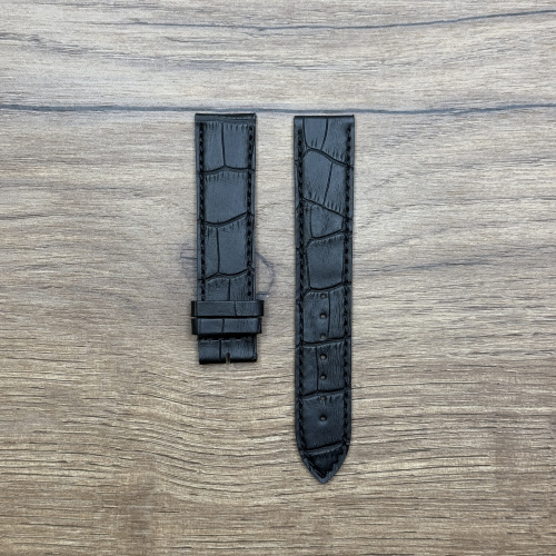 Ремешок для часов Maurice Lacroix, черный, кожа теленка, имитация аллигатора,19 x18 Кожаные ремешки - стильные, надёжные и долговечные, способные составить достойную пару часам со стальным корпусом или часам из титана. Аксессуары из кожи не рекомендуется использовать в воде. У нас присутствуют только высококачественные материалы и оригинальный товар от производителя.