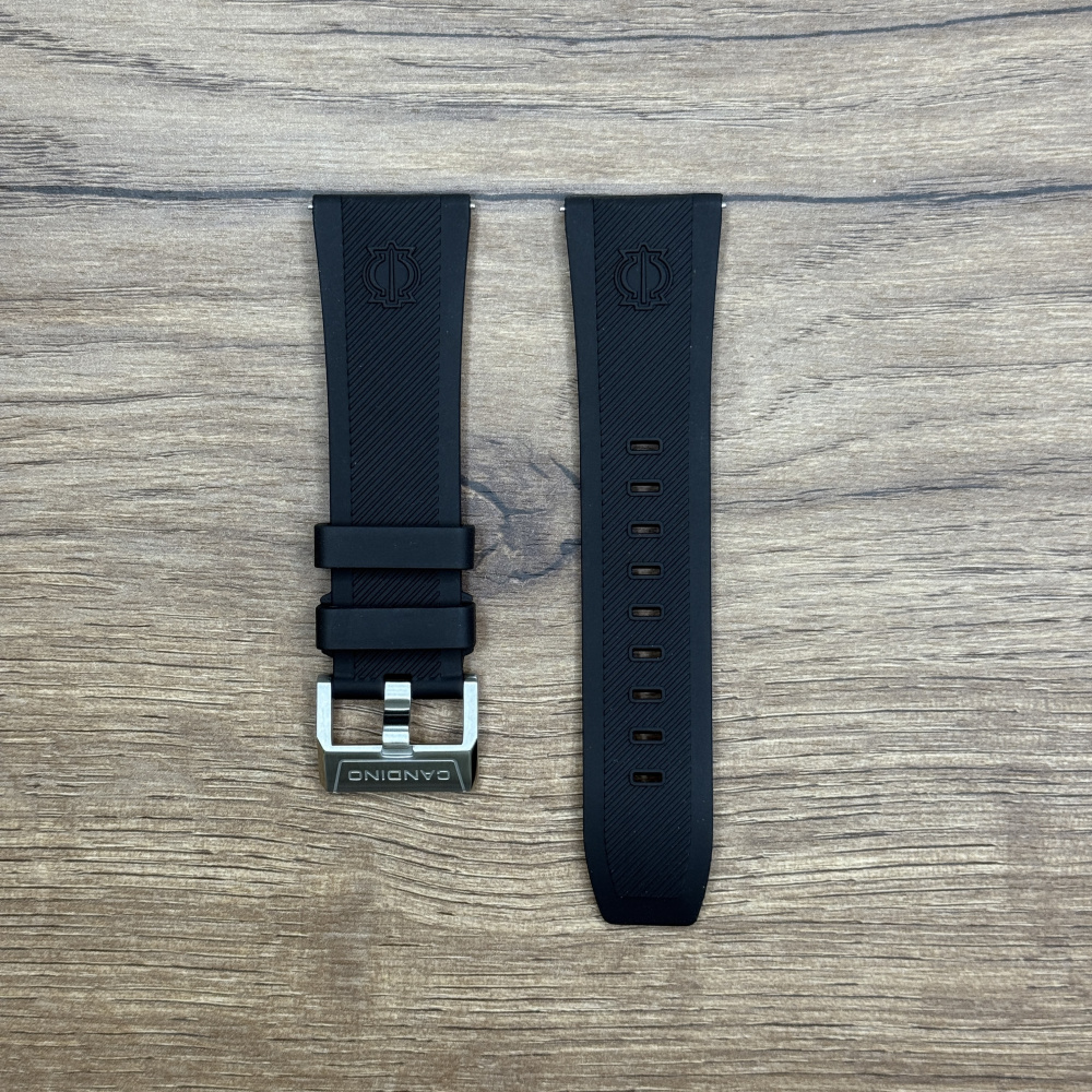 Ремешок для часов Candino из каучука, черный, для C4774, С4746 BC11640 Каучуковые ремешки идеально подходят для активного образа жизни. Они легче и теплее металлических браслетов, а ощущаются на руке как вторая кожа. Большое преимущество каучука в том, что он не боится воды. У нас присутствуют только высококачественные материалы и оригинальный товар от производителя.