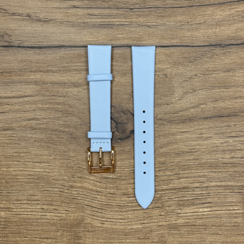 Ремешок для часов Candino, натуральная кожа, голубой 16мм Кожаные ремешки - стильные, надёжные и долговечные, способные составить достойную пару часам со стальным корпусом или часам из титана. Аксессуары из кожи не рекомендуется использовать в воде. У нас присутствуют только высококачественные материалы и оригинальный товар от производителя.
