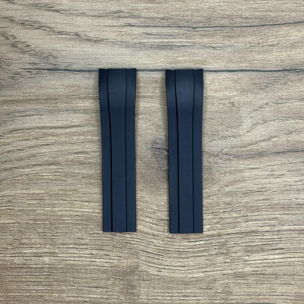 Ремешок для часов Jaguar из каучука, темно-синий, для J812 BC09424 Каучуковые ремешки идеально подходят для активного образа жизни. Они легче и теплее металлических браслетов, а ощущаются на руке как вторая кожа. Большое преимущество каучука в том, что он не боится воды. У нас присутствуют только высококачественные материалы и оригинальный товар от производителя.
Бесплатная доставка