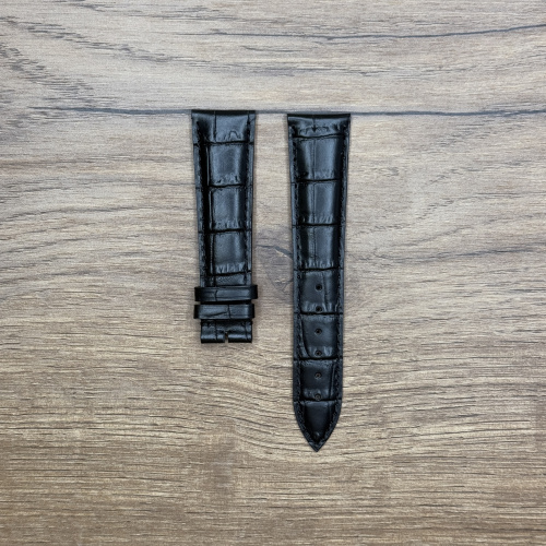 Ремешок для часов Frederique Constant, черный, из кожи теленка, имитация крокодил, 22х18 Кожаные ремешки - стильные, надёжные и долговечные, способные составить достойную пару часам со стальным корпусом или часам из титана. Аксессуары из кожи не рекомендуется использовать в воде. У нас присутствуют только высококачественные материалы и оригинальный товар от производителя.