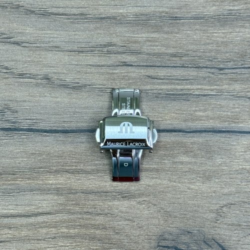 Клипса бабочка для часов Maurice Lacroix (Морис Лакруа) для часов AI1018 и ремешка ML800-005066 Оригинальный товар отпроизводителя
Подходит для часов PT6038, PT6358, PT6388, PT6368, AI1008, AI1018