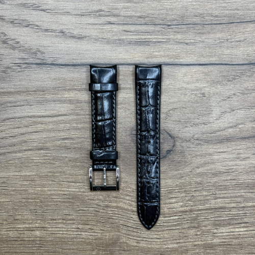 Ремешок для часов Candino из натуральной кожи, черный Кожаные ремешки - стильные, надёжные и долговечные, способные составить достойную пару часам со стальным корпусом или часам из титана. Аксессуары из кожи не рекомендуется использовать в воде. У нас присутствуют только высококачественные материалы и оригинальный товар от производителя.