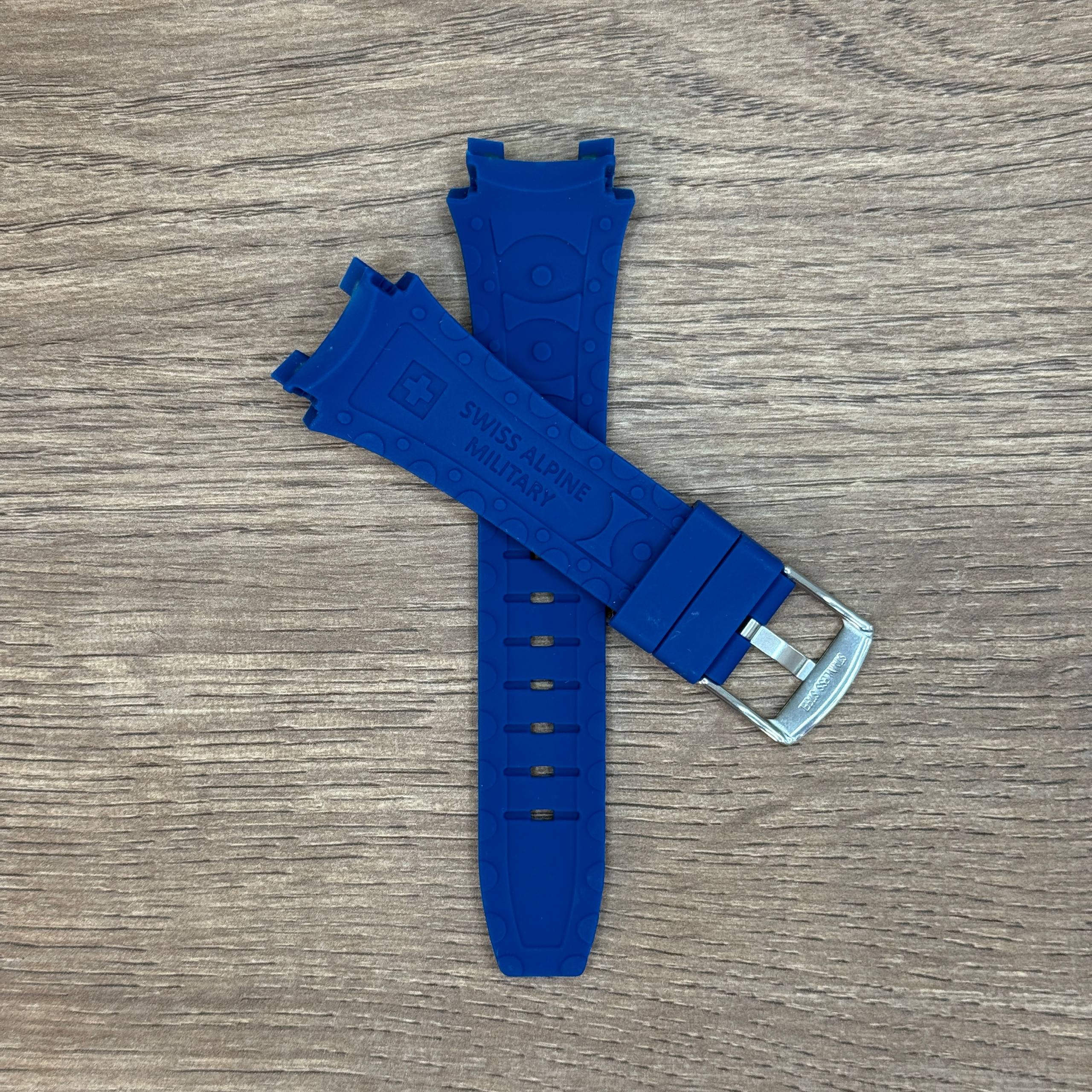 Ремешок для часов Swiss Alpine Military, синий, из каучука 