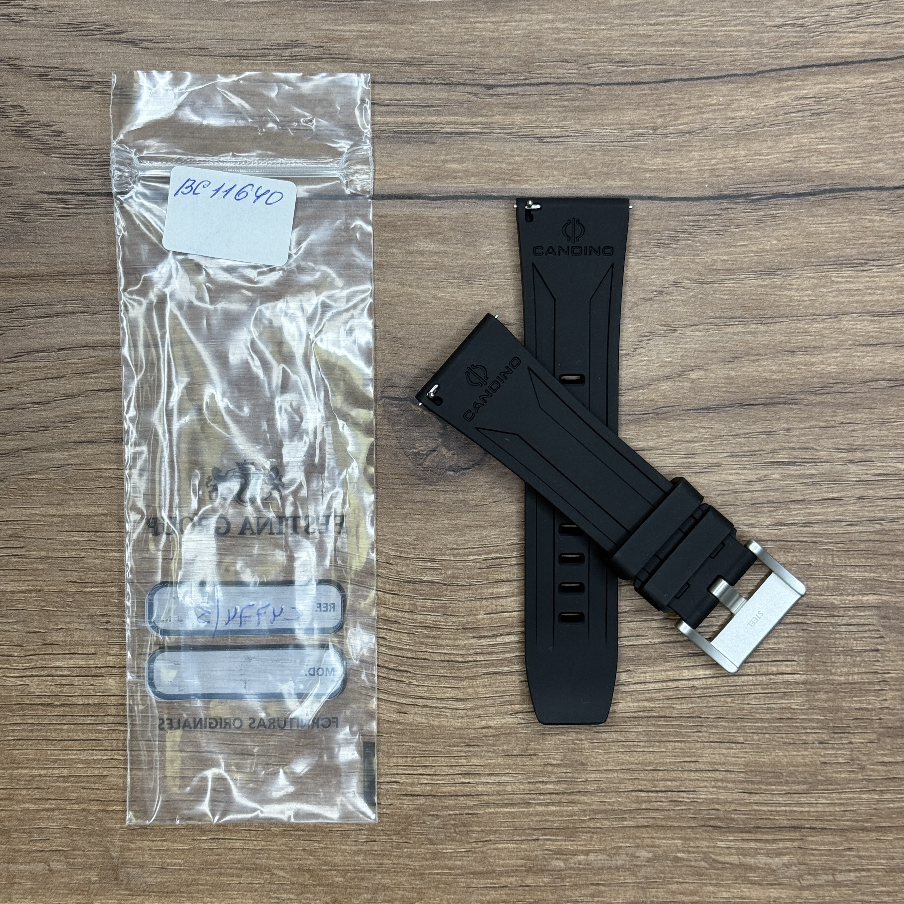Ремешок для часов Candino из каучука, черный, для C4774, С4746 Каучуковые ремешки идеально подходят для активного образа жизни. Они легче и теплее металлических браслетов, а ощущаются на руке как вторая кожа. Большое преимущество каучука в том, что он не боится воды. У нас присутствуют только высококачественные материалы и оригинальный товар от производителя.