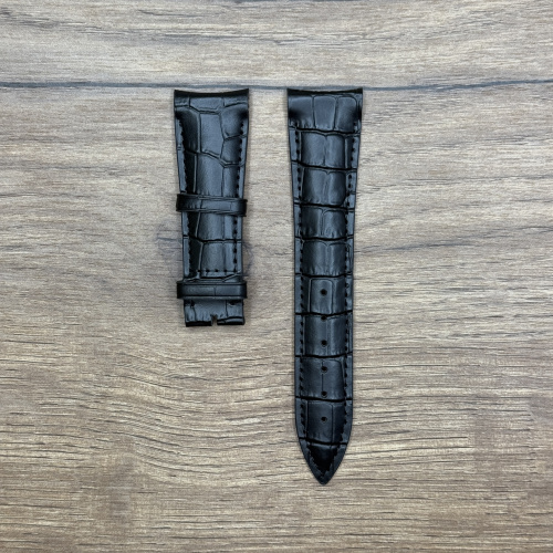 Ремешок для часов Frederique Constant из кожи теленка, имитация крокодил, 23 х18, черный Кожаные ремешки - стильные, надёжные и долговечные, способные составить достойную пару часам со стальным корпусом или часам из титана. 
Аксессуары из кожи не рекомендуется использовать в воде.
У нас присутствуют только высококачественные материалы и оригинальный товар от производителя. 
