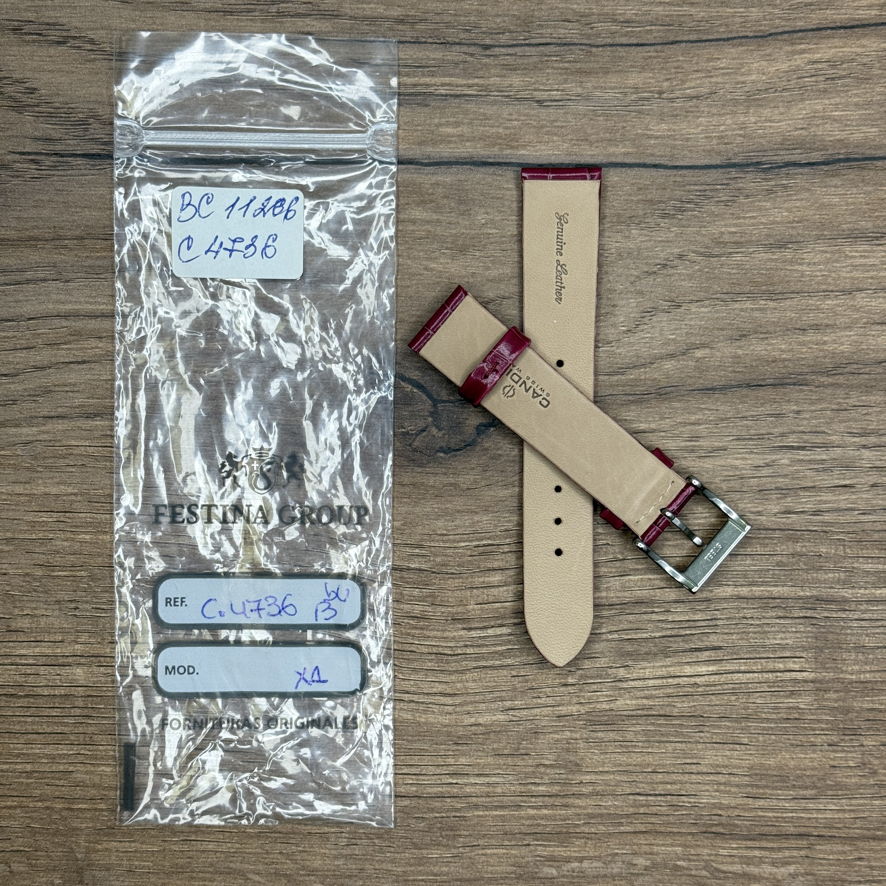 Ремешок для часов Candino из кожи теленка малинового цвета, C4736/3 Кожаные ремешки - стильные, надёжные и долговечные, способные составить достойную пару часам со стальным корпусом или часам из титана. Аксессуары из кожи не рекомендуется использовать в воде. У нас присутствуют только высококачественные материалы и оригинальный товар от производителя.