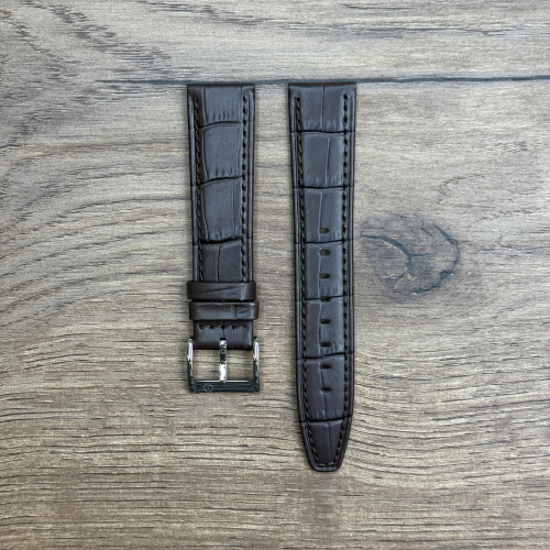 Ремешок для часов Candino из натуральной кожи, коричневый 20мм Кожаные ремешки - стильные, надёжные и долговечные, способные составить достойную пару часам со стальным корпусом или часам из титана. Аксессуары из кожи не рекомендуется использовать в воде. У нас присутствуют только высококачественные материалы и оригинальный товар от производителя.