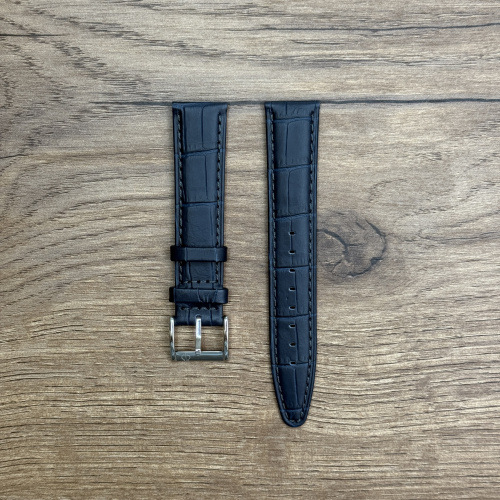 Ремешок для часов Candino из натуральной кожи, синий 20мм Кожаные ремешки - стильные, надёжные и долговечные, способные составить достойную пару часам со стальным корпусом или часам из титана. Аксессуары из кожи не рекомендуется использовать в воде. У нас присутствуют только высококачественные материалы и оригинальный товар от производителя.
