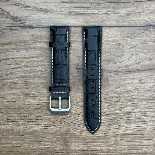 Ремешок для часов Candino из натуральной кожи, черный с красным и белой строчкой 22мм Кожаные ремешки - стильные, надёжные и долговечные, способные составить достойную пару часам со стальным корпусом или часам из титана. Аксессуары из кожи не рекомендуется использовать в воде. У нас присутствуют только высококачественные материалы и оригинальный товар от производителя.