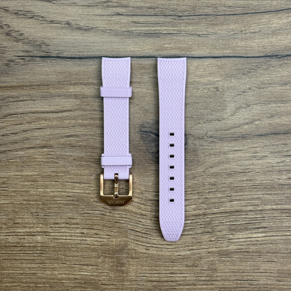 Ремешок для часов Jaguar из каучука, розовый, для J890 BC10989 Каучуковые ремешки идеально подходят для активного образа жизни. Они легче и теплее металлических браслетов, а ощущаются на руке как вторая кожа. Большое преимущество каучука в том, что он не боится воды. У нас присутствуют только высококачественные материалы и оригинальный товар от производителя