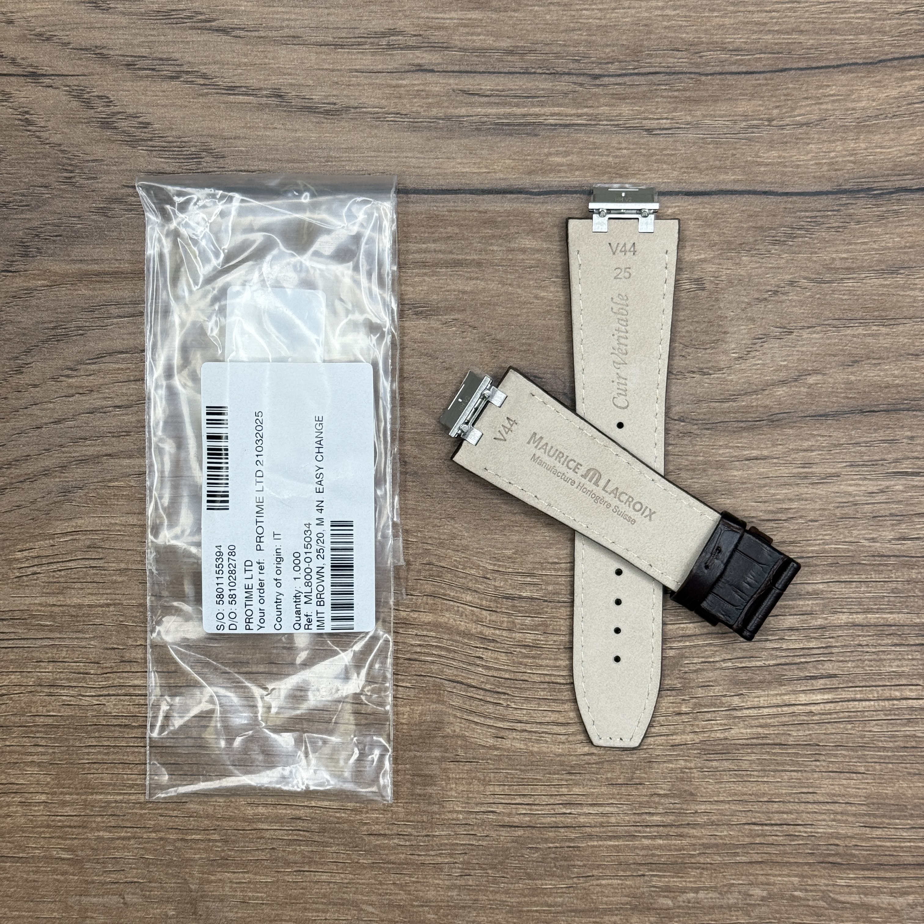 Ремешок для часов Maurice Lacroix, коричневый, кожа теленка, имитация крокодила, 25/20 мм, быстросъем Кожаные ремешки - стильные, надёжные и долговечные, способные составить достойную пару часам со стальным корпусом или часам из титана. Аксессуары из кожи не рекомендуется использовать в воде. У нас присутствуют только высококачественные материалы и оригинальный товар от производителя.
