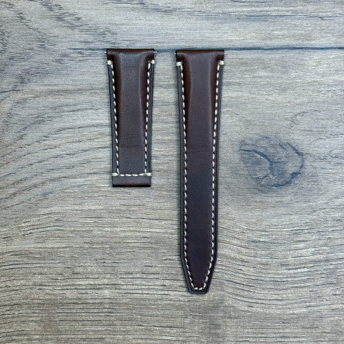 Ремешок для часов ORIS из кожи коричневого цвета, без застежки Для часов Oris BC ProPilot Timer GMT. Кожаные ремешки - стильные, надёжные и долговечные, способные составить достойную пару часам со стальным корпусом или часам из титана. Аксессуары из кожи не рекомендуется использовать в воде. У нас присутствуют только высококачественные материалы и оригинальный товар от производителя.