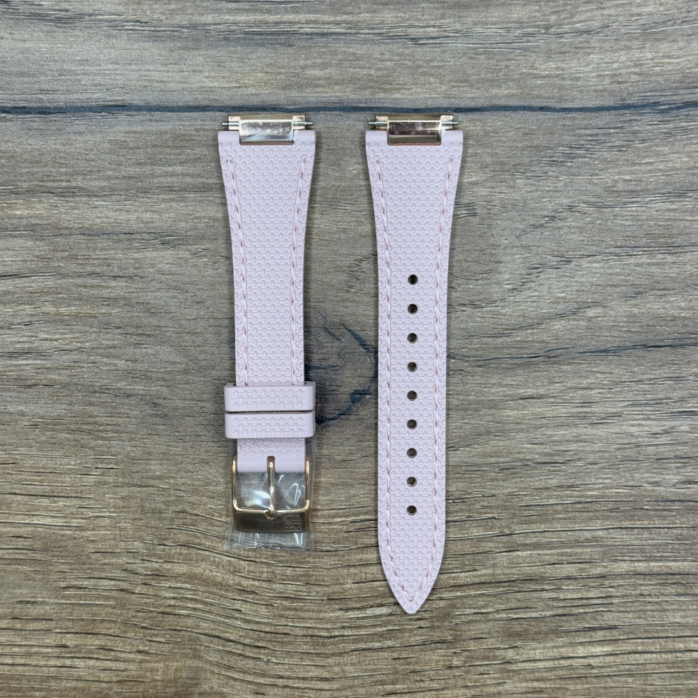 Ремешок для часов Frederique Constant, розовый, каучук, 19,5 мм Каучуковые ремешки идеально подходят для активного образа жизни. Они легче и теплее металлических браслетов, а ощущаются на руке как вторая кожа. Большое преимущество каучука в том, что он не боится воды. У нас присутствуют только высококачественные материалы и оригинальный товар от производителя