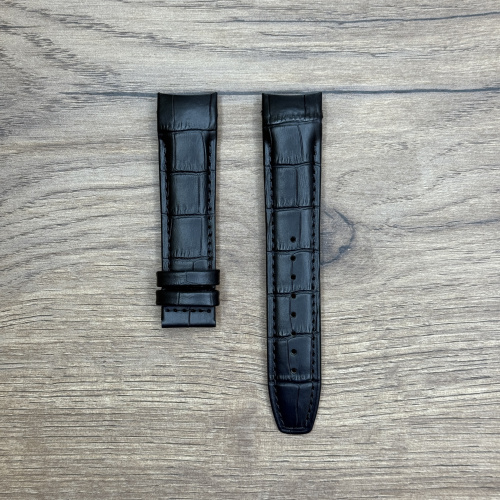 Ремешок для часов Jaguar из натуральной кожи, черный, для J679/A Кожаные ремешки - стильные, надёжные и долговечные, способные составить достойную пару часам со стальным корпусом или часам из титана. Аксессуары из кожи не рекомендуется использовать в воде. У нас присутствуют только высококачественные материалы и оригинальный товар от производителя