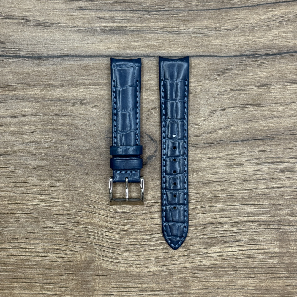 Ремешок для часов Candino, натуральная кожа, синий C4721/3 STRAP Кожаные ремешки - стильные, надёжные и долговечные, способные составить достойную пару часам со стальным корпусом или часам из титана. Аксессуары из кожи не рекомендуется использовать в воде. У нас присутствуют только высококачественные материалы и оригинальный товар от производителя.