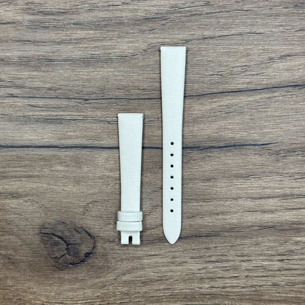 Ремешок для часов Maurice Lacroix из кожи теленка, бежевый,13 mm ML635-000003 Кожаные ремешки - стильные, надёжные и долговечные, способные составить достойную пару часам со стальным корпусом или часам из титана. Аксессуары из кожи не рекомендуется использовать в воде. 
У нас присутствуют только высококачественные материалы и оригинальный товар от производителя.
