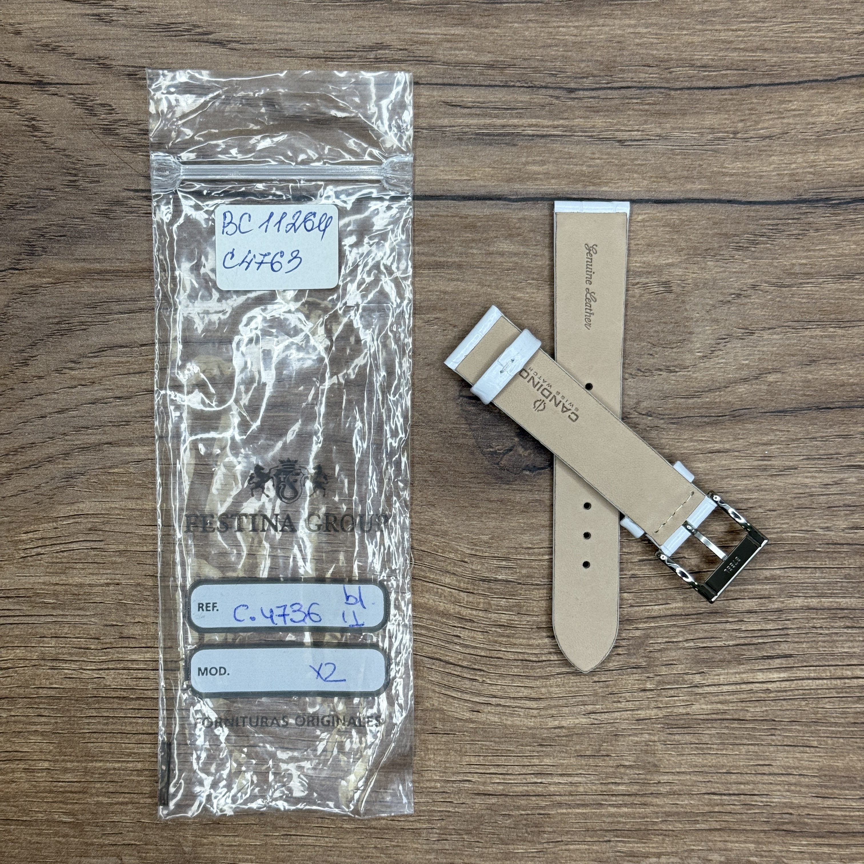 Ремешок для часов Candino из кожи теленка, белый, C4736/1 Кожаные ремешки - стильные, надёжные и долговечные, способные составить достойную пару часам со стальным корпусом или часам из титана. Аксессуары из кожи не рекомендуется использовать в воде. У нас присутствуют только высококачественные материалы и оригинальный товар от производителя.