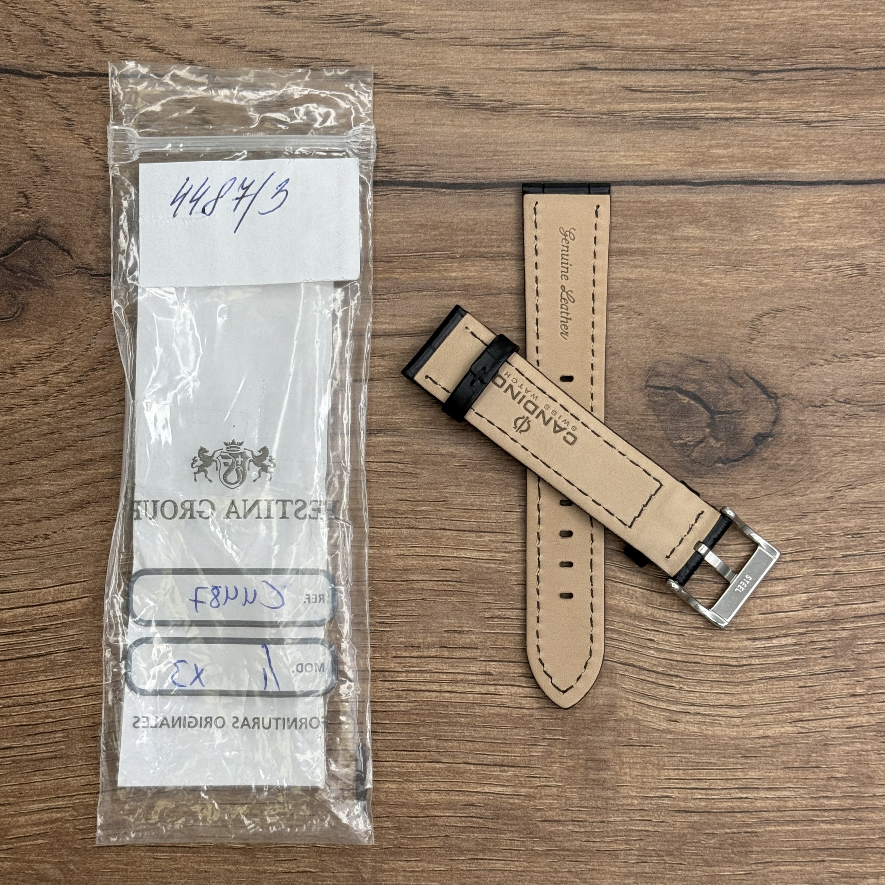 Ремешок для часов Candino из натуральной кожи, черный Кожаные ремешки - стильные, надёжные и долговечные, способные составить достойную пару часам со стальным корпусом или часам из титана. Аксессуары из кожи не рекомендуется использовать в воде. У нас присутствуют только высококачественные материалы и оригинальный товар от производителя.