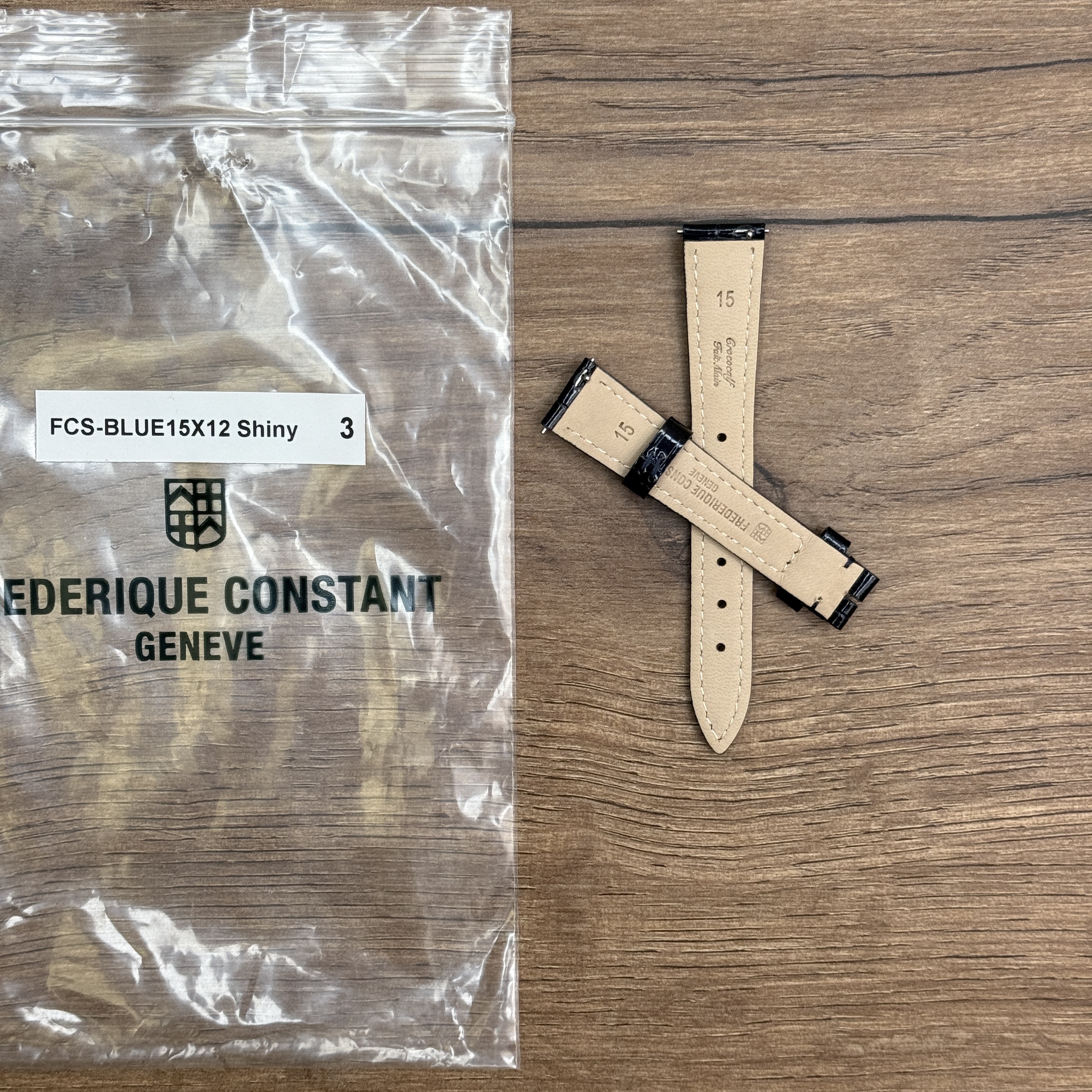 FC ремни Кожаные ремешки - стильные, надёжные и долговечные, способные составить достойную пару часам со стальным корпусом или часам из титана. Аксессуары из кожи не рекомендуется использовать в воде. У нас присутствуют только высококачественные материалы и оригинальный товар от производителя.