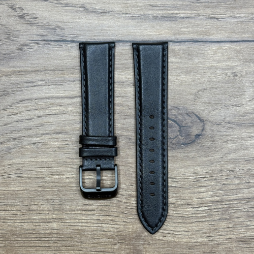 Ремешок для часов Candino из натуральной кожи, черный 22мм Кожаные ремешки - стильные, надёжные и долговечные, способные составить достойную пару часам со стальным корпусом или часам из титана. Аксессуары из кожи не рекомендуется использовать в воде. У нас присутствуют только высококачественные материалы и оригинальный товар от производителя.