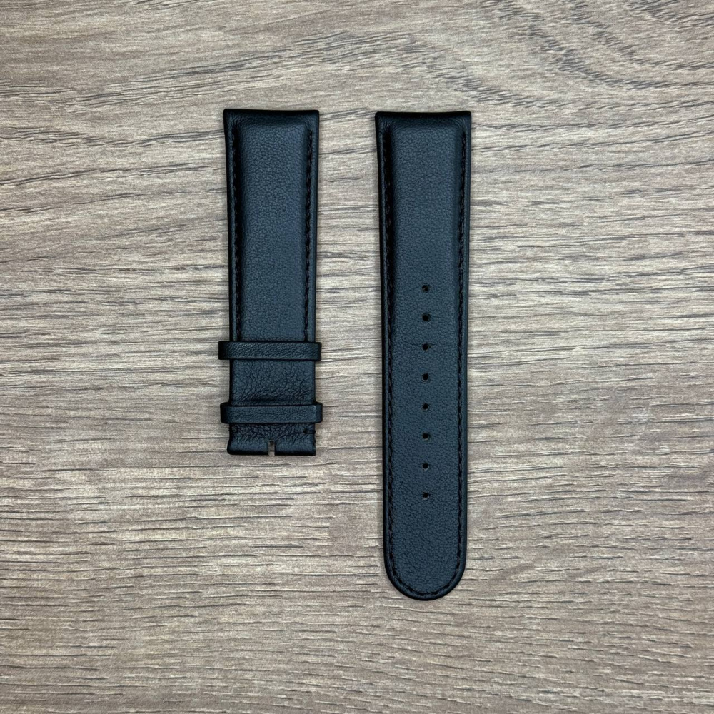 Ремешок для часов Oris из натуральной кожи, черный, без пряжки Кожаные ремешки - стильные, надёжные и долговечные, способные составить достойную пару часам со стальным корпусом или часам из титана. Аксессуары из кожи не рекомендуется использовать в воде. У нас присутствуют только высококачественные материалы и оригинальный товар от производителя