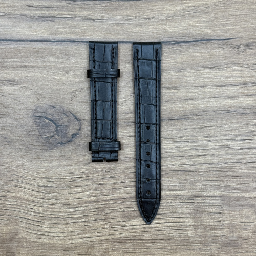 Ремешок для часов Frederique Constant из кожи теленка, черный, 18 х16 Кожаные ремешки - стильные, надёжные и долговечные, способные составить достойную пару часам со стальным корпусом или часам из титана. Аксессуары из кожи не рекомендуется использовать в воде. У нас присутствуют только высококачественные материалы и оригинальный товар от производителя.