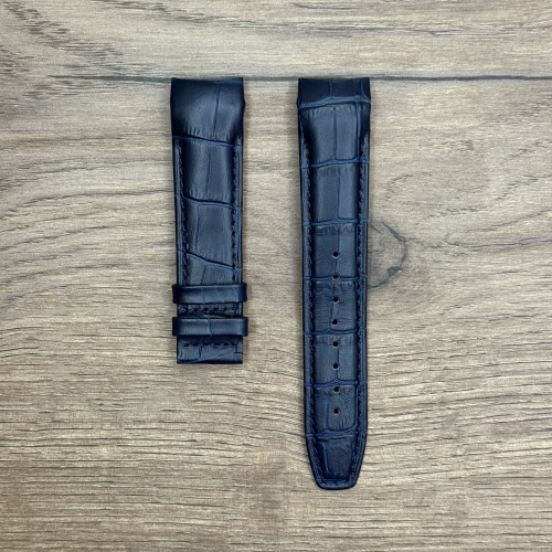 Ремешок для часов Jaguar из натуральной кожи, синий, для J812 Кожаные ремешки - стильные, надёжные и долговечные, способные составить достойную пару часам со стальным корпусом или часам из титана. Аксессуары из кожи не рекомендуется использовать в воде. У нас присутствуют только высококачественные материалы и оригинальный товар от производителя. 