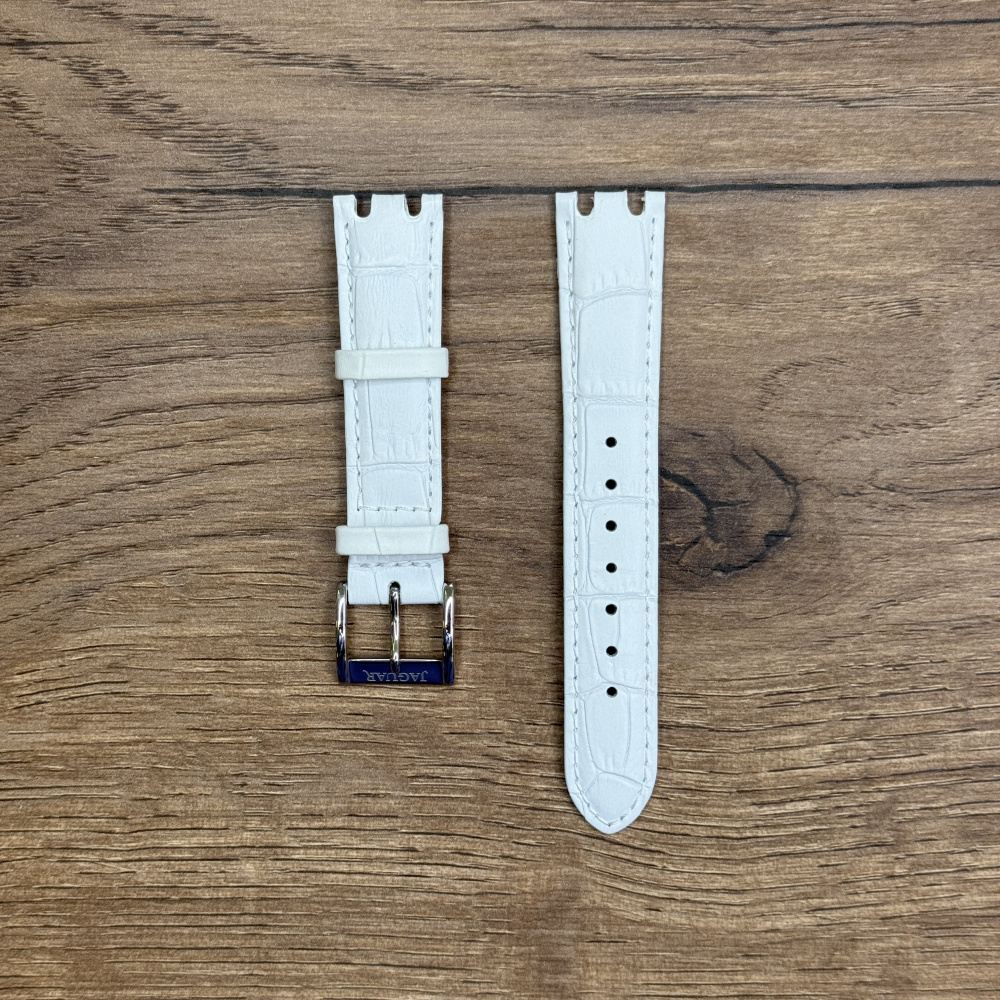 Ремешок для часов Jaguar из натуральной кожи, белый, для J674/1 BC08468 Кожаные ремешки - стильные, надёжные и долговечные, способные составить достойную пару часам со стальным корпусом или часам из титана. Аксессуары из кожи не рекомендуется использовать в воде. У нас присутствуют только высококачественные материалы и оригинальный товар от производителя