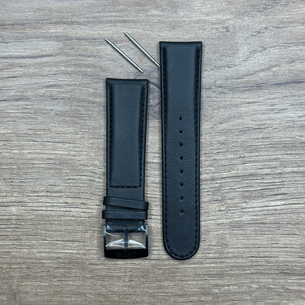Ремешок для часов Oris из натуральной кожи, черный 07 5 22 56B Кожаные ремешки - стильные, надёжные и долговечные, способные составить достойную пару часам со стальным корпусом или часам из титана. Аксессуары из кожи не рекомендуется использовать в воде. У нас присутствуют только высококачественные материалы и оригинальный товар от производителя.