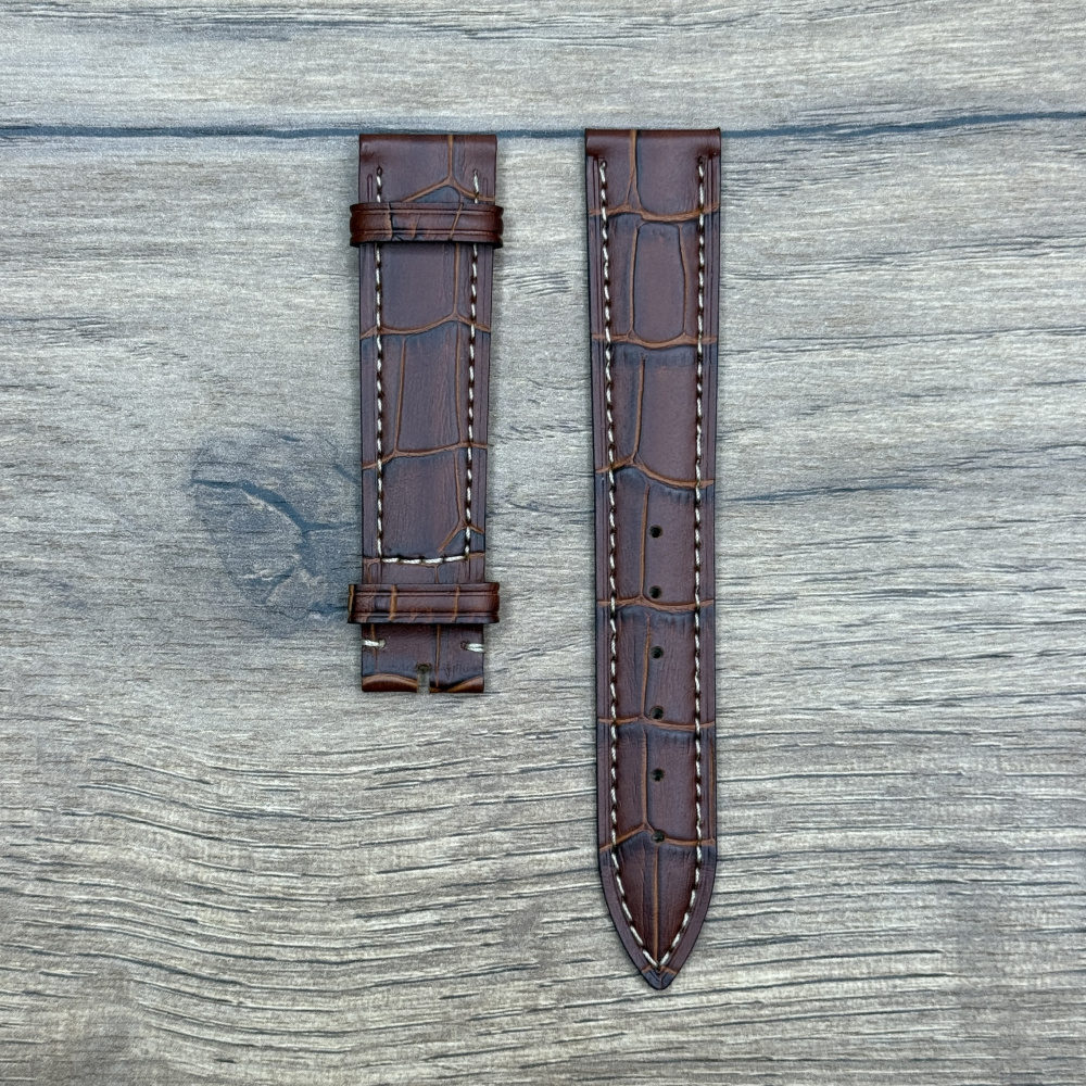 Ремешок для часов Frederique Constant из кожи, светло-коричневый, 18/16  FCS-LBR18X16 Кожаные ремешки - стильные, надёжные и долговечные, способные составить достойную пару часам со стальным корпусом или часам из титана. Аксессуары из кожи не рекомендуется использовать в воде. У нас присутствуют только высококачественные материалы и оригинальный товар от производителя.