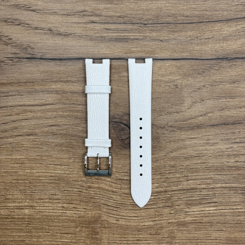 Ремешок для часов Candino из натуральной кожи, белый Кожаные ремешки - стильные, надёжные и долговечные, способные составить достойную пару часам со стальным корпусом или часам из титана. Аксессуары из кожи не рекомендуется использовать в воде. У нас присутствуют только высококачественные материалы и оригинальный товар от производителя.