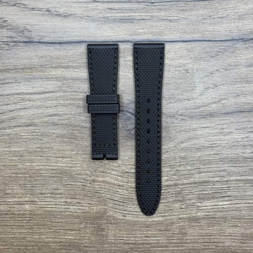 Ремешок для часов Frederique Constant из каучука, коричневый, 21/18, для FC-287   Каучуковые ремешки идеально подходят для активного образа жизни. Они легче и теплее металлических браслетов, а ощущаются на руке как вторая кожа. Большое преимущество каучука в том, что он не боится воды. У нас присутствуют только высококачественные материалы и оригинальный товар от производителя