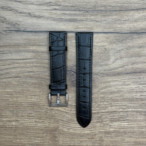 Ремешок для часов Candino из кожи теленка, черный для C4470 21мм Кожаные ремешки - стильные, надёжные и долговечные, способные составить достойную пару часам со стальным корпусом или часам из титана. Аксессуары из кожи не рекомендуется использовать в воде. У нас присутствуют только высококачественные материалы и оригинальный товар от производителя.