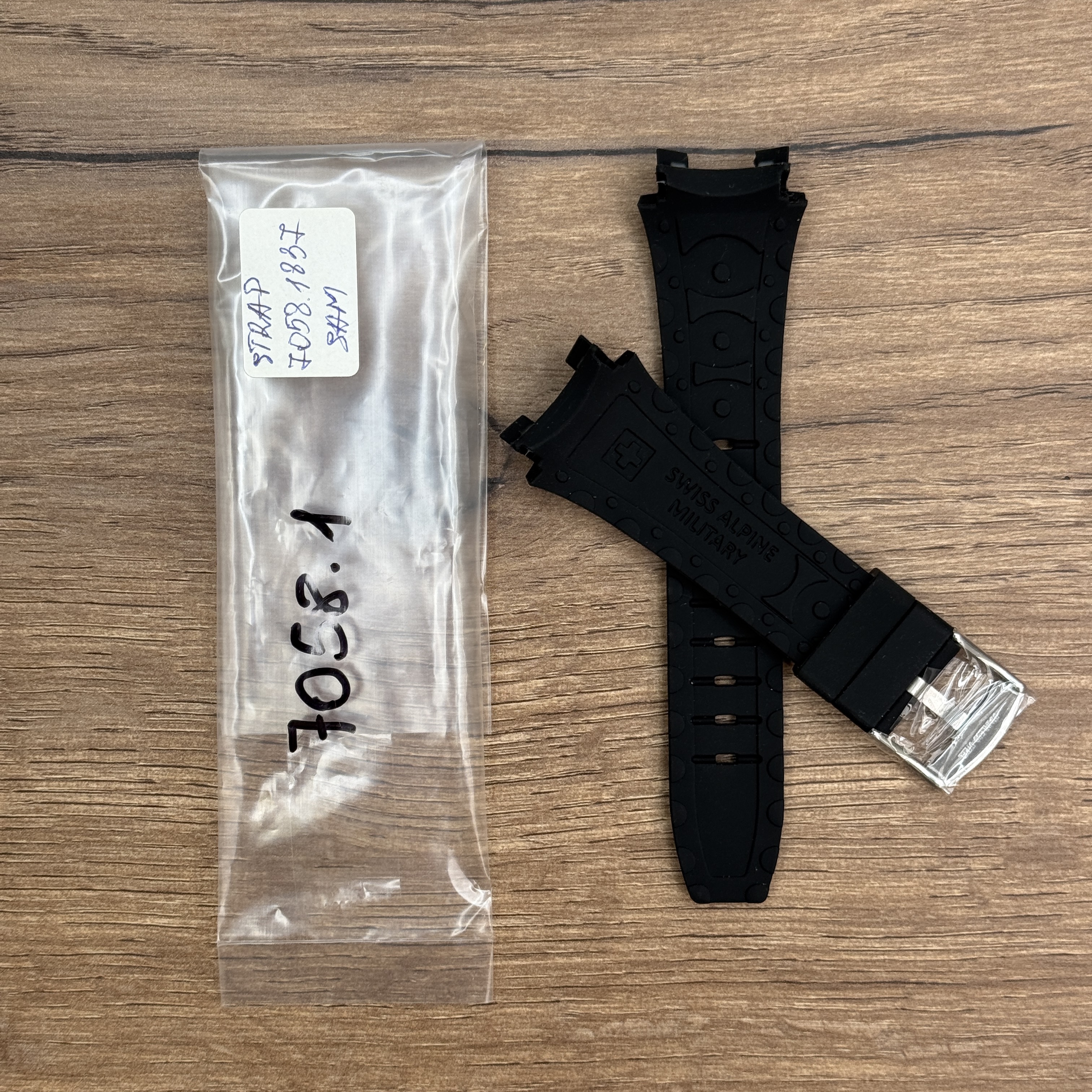 Ремешок для часов Swiss Alpine Military черного цвета из каучука 