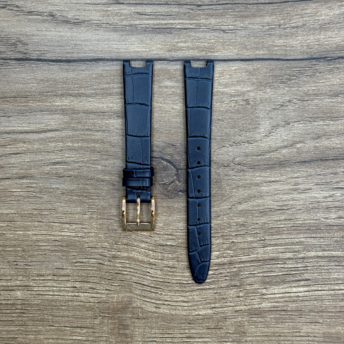 Ремешок для часов Candino из натуральной кожи, синий Кожаные ремешки - стильные, надёжные и долговечные, способные составить достойную пару часам со стальным корпусом или часам из титана. Аксессуары из кожи не рекомендуется использовать в воде. У нас присутствуют только высококачественные материалы и оригинальный товар от производителя.