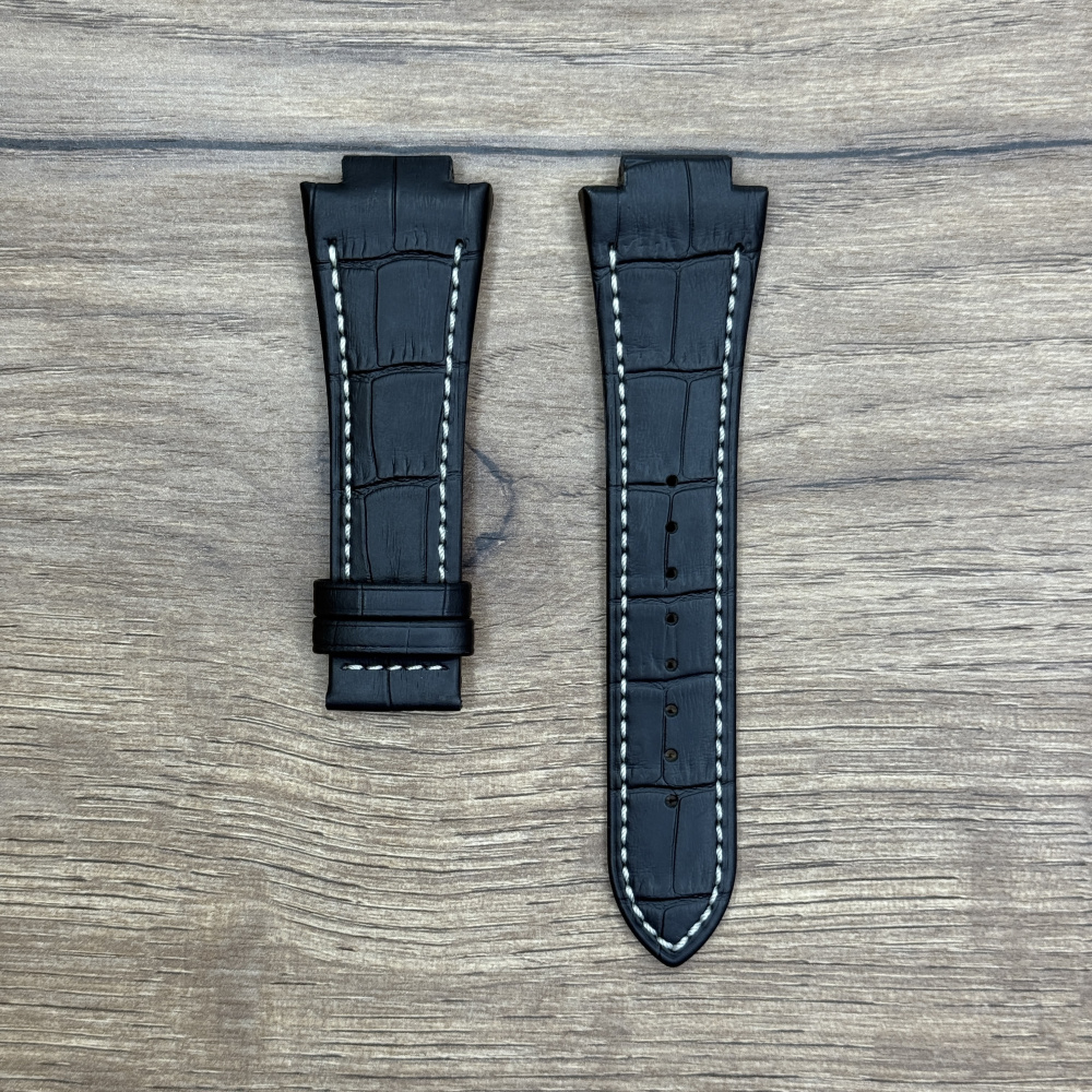 Ремешок для часов Jaguar из натуральной кожи, черный, для J620/1 и J809/4 BC06036 Кожаные ремешки - стильные, надёжные и долговечные, способные составить достойную пару часам со стальным корпусом или часам из титана. Аксессуары из кожи не рекомендуется использовать в воде. У нас присутствуют только высококачественные материалы и оригинальный товар от производителя