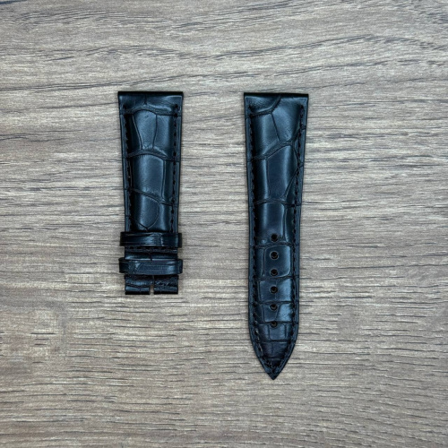 Ремешок для часов Frederique Constant из кожи американского аллигатора, черный, укороченный Кожаные ремешки - стильные, надёжные и долговечные, способные составить достойную пару часам со стальным корпусом или часам из титана. Аксессуары из кожи не рекомендуется использовать в воде. У нас присутствуют только высококачественные материалы и оригинальный товар от производителя.