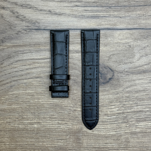 Ремешок для часов Jaguar из натуральной кожи, черный, для J662 и J619 22мм Кожаные ремешки - стильные, надёжные и долговечные, способные составить достойную пару часам со стальным корпусом или часам из титана. Аксессуары из кожи не рекомендуется использовать в воде. У нас присутствуют только высококачественные материалы и оригинальный товар от производителя