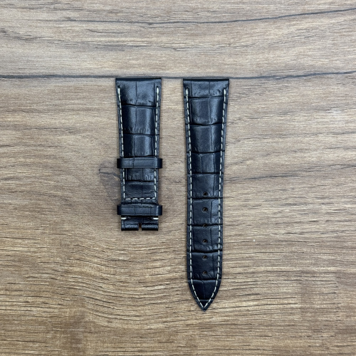 Ремешок для часов Frederique Constant из кожи теленка, 22X18, темно-синий Кожаные ремешки - стильные, надёжные и долговечные, способные составить достойную пару часам со стальным корпусом или часам из титана. Аксессуары из кожи не рекомендуется использовать в воде. У нас присутствуют только высококачественные материалы и оригинальный товар от производителя.